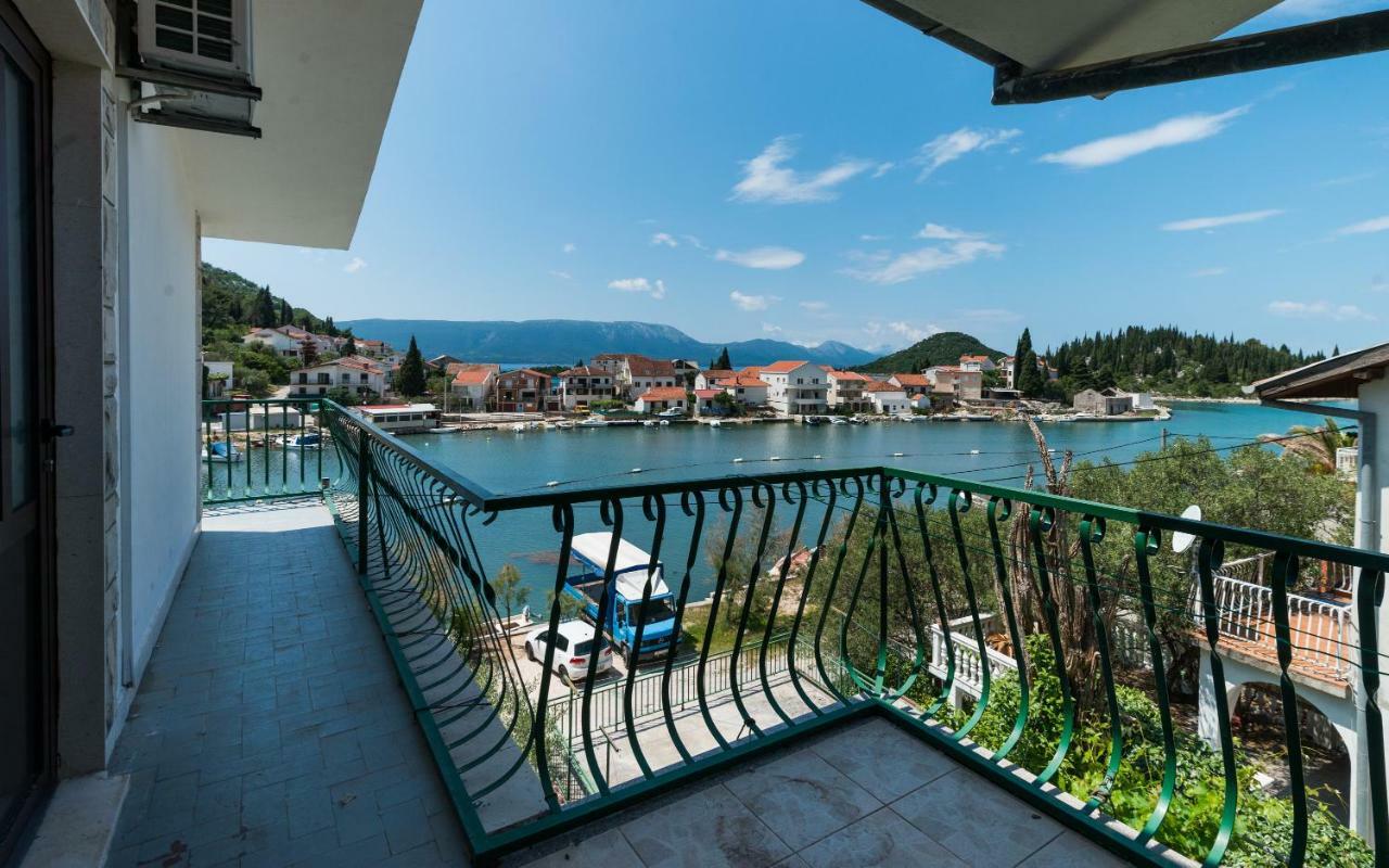 Apartments Azzurro Blace Bagian luar foto