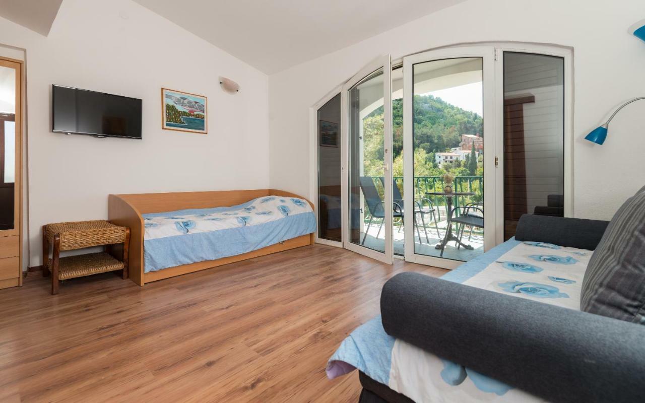 Apartments Azzurro Blace Bagian luar foto