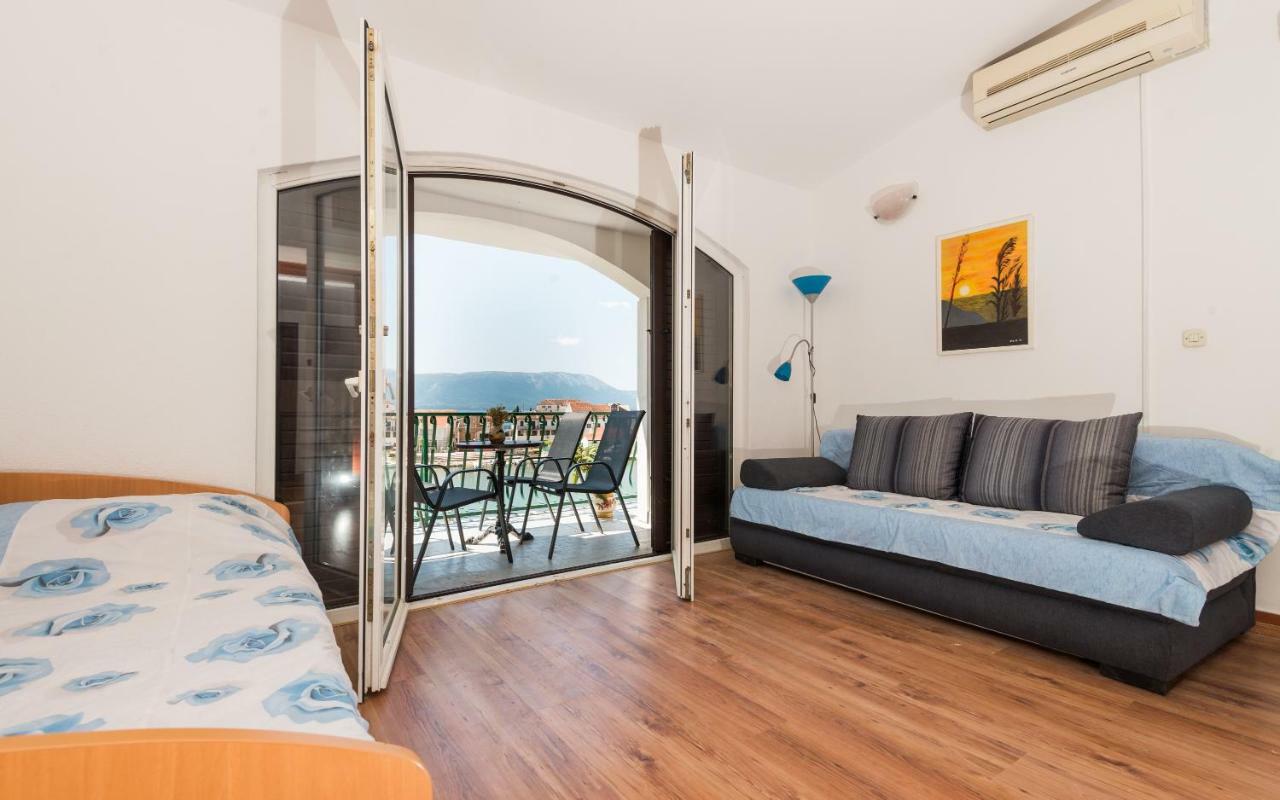 Apartments Azzurro Blace Bagian luar foto