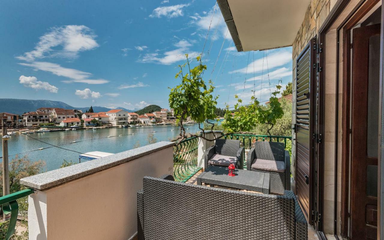 Apartments Azzurro Blace Bagian luar foto