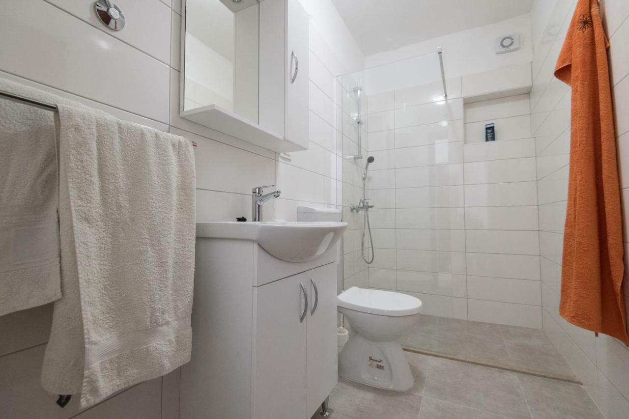 Apartments Azzurro Blace Bagian luar foto